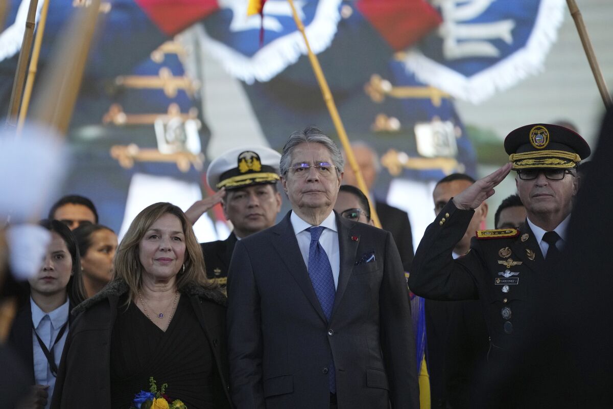 El presidente de Ecuador, Guillermo Lasso, en el centro