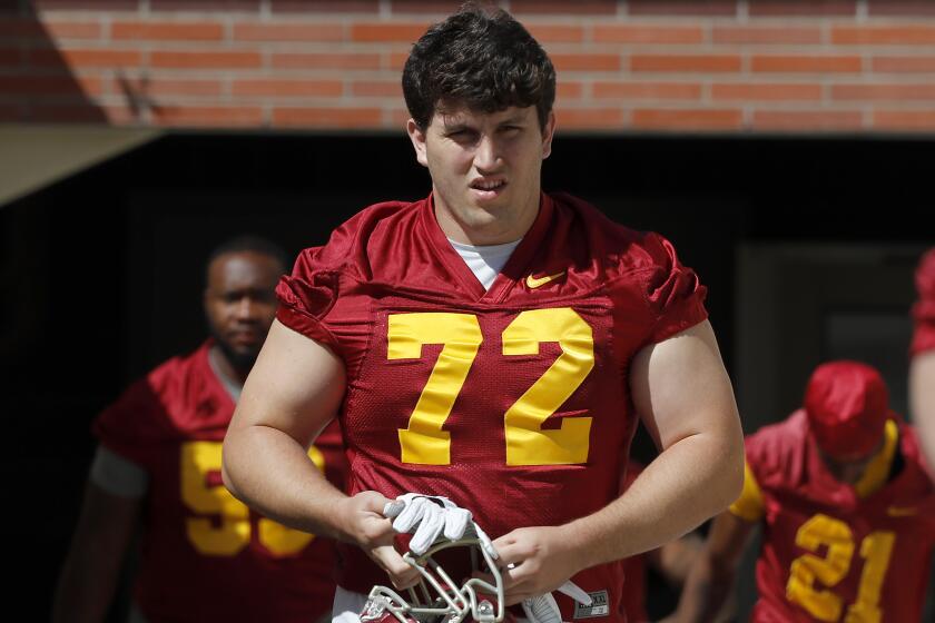 LOS ANGELES, CALIF. - AUG. 2, 2019. Offensive lineman Andrew Vorhees