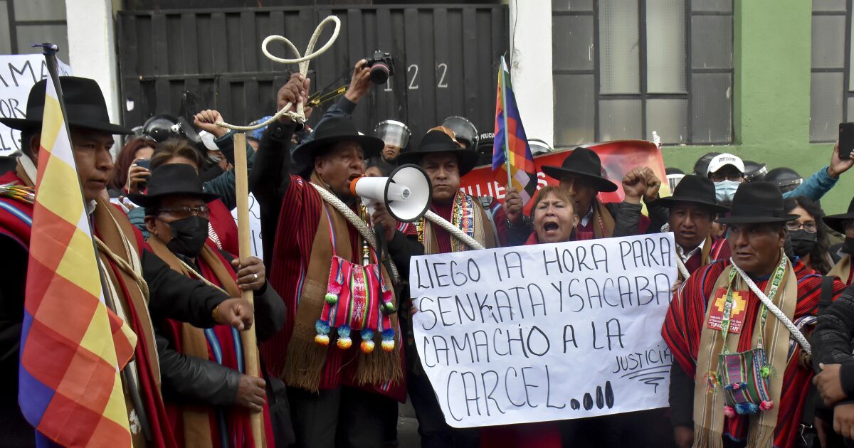 Incarcerato il leader dell’opposizione boliviana
