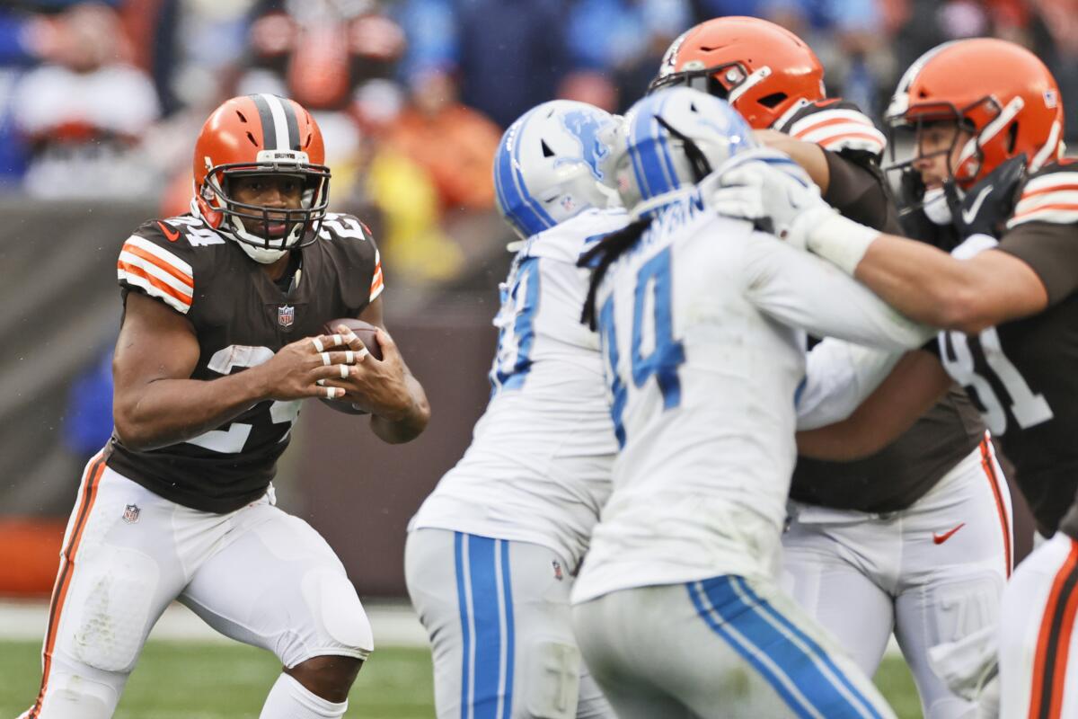 Chubb runs for 130, Browns hold off winless Lions 13-10 - The San Diego  Union-Tribune