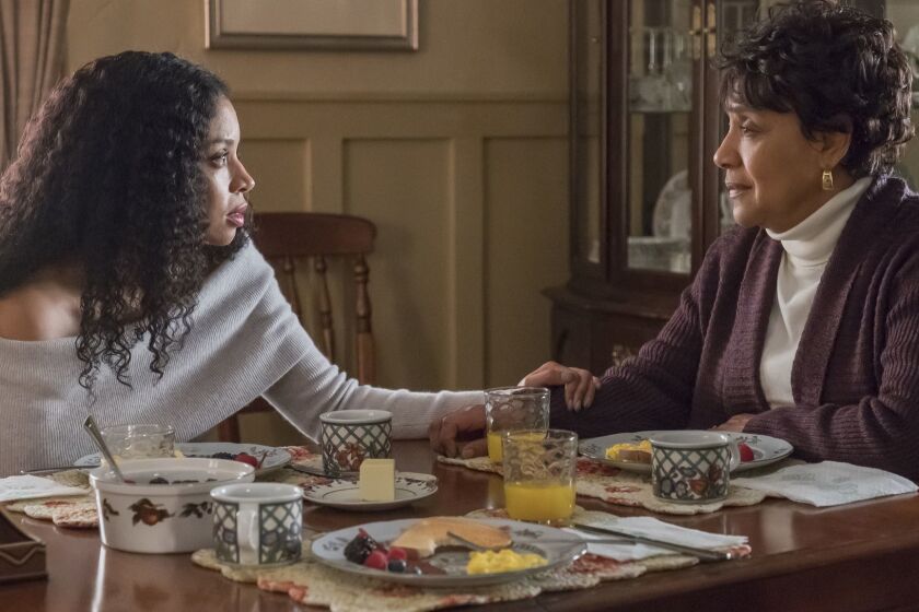 THIS IS US -- "Our Little Island Girl " Episode 313 -- Pictured: (l-r) Susan Kelechi Watson as Beth, Phylicia Rashad as Carol -- (Photo by: Ron Batzdorff/NBC)