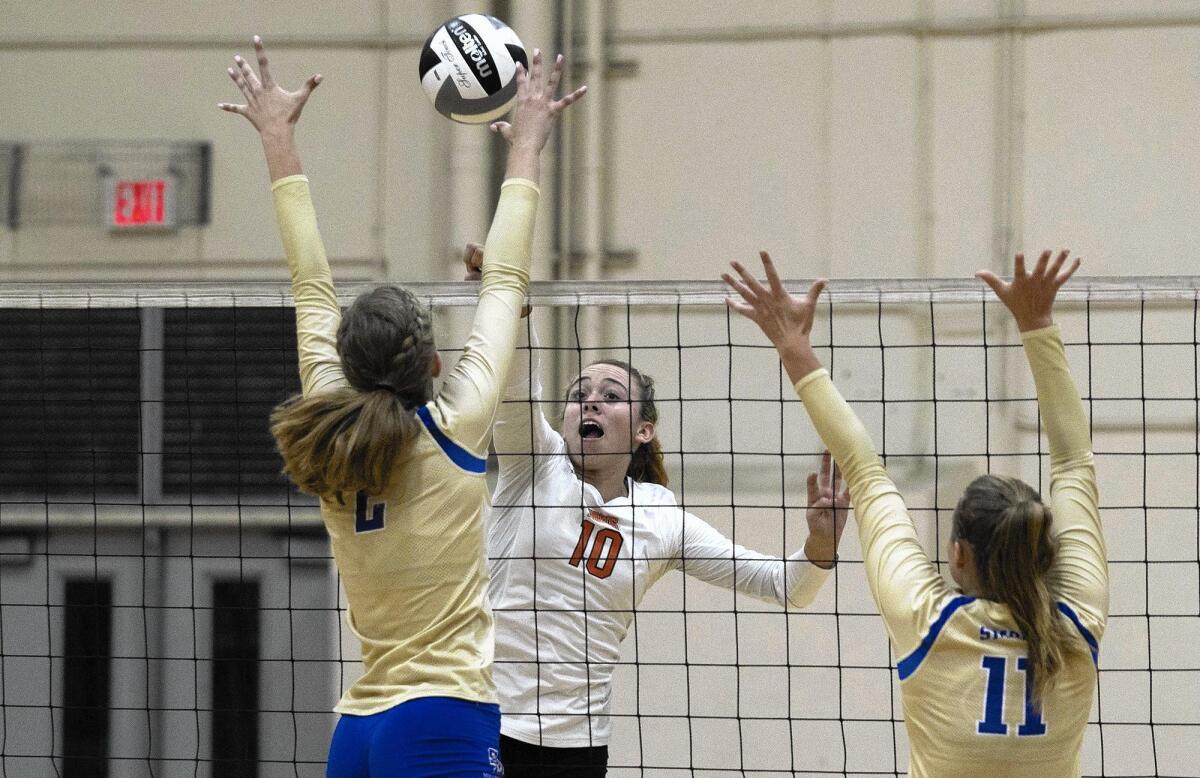 Outside hitter Cami Sanchez (10) and the Huntington Beach High girls’ volleyball team have a first-round bye as the No. 4 seed in the CIF Southern Section Division 1 playoffs.