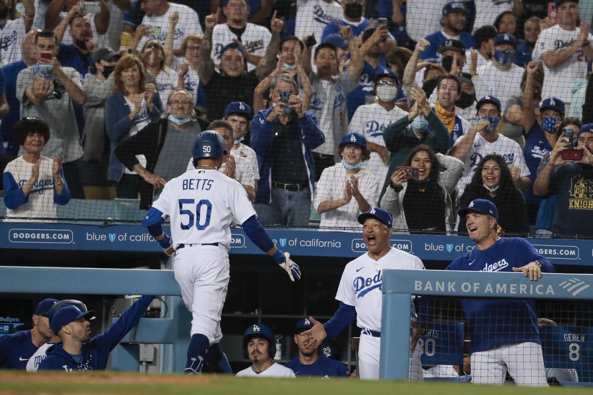 Dodgers comeback and beat Cubs 11-9 - True Blue LA