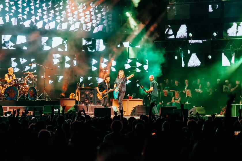 La banda Foo Fighters en el Banc of California Stadium, el 11 de agosto del 2024.