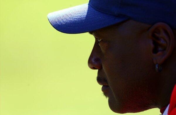 Michael Jordan Explains What Happened When He Was Banned From a Golf Course  for Wearing Cargo Shorts