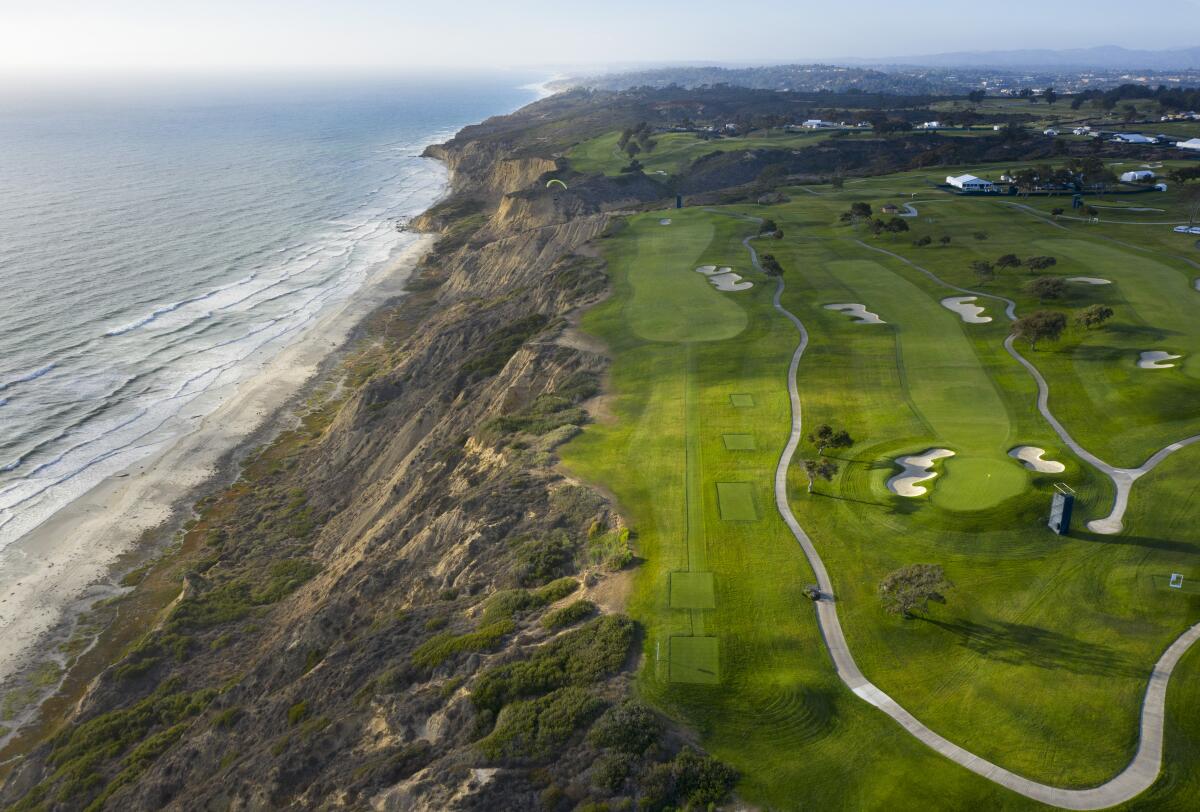 Tandem flights offers picturesque views, including the coastline and Torrey Pines Golf Course.