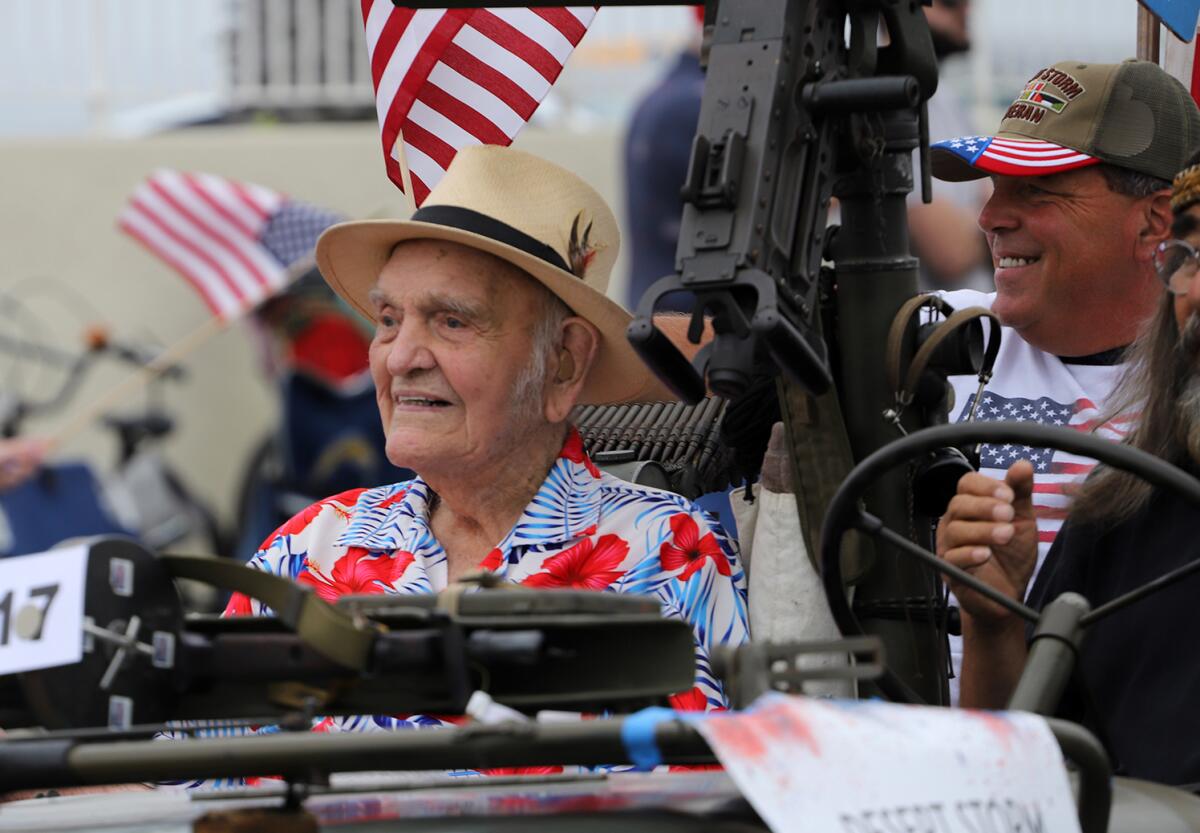 World War II Veteran Darrel Walter, left, and Desert Storm Veteran Vince Romao, right.