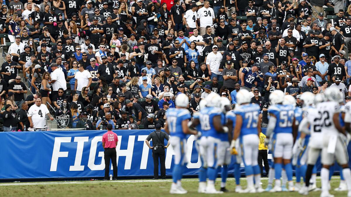 Carson, CA. 18th Nov, 2018. Los Angeles Chargers running back