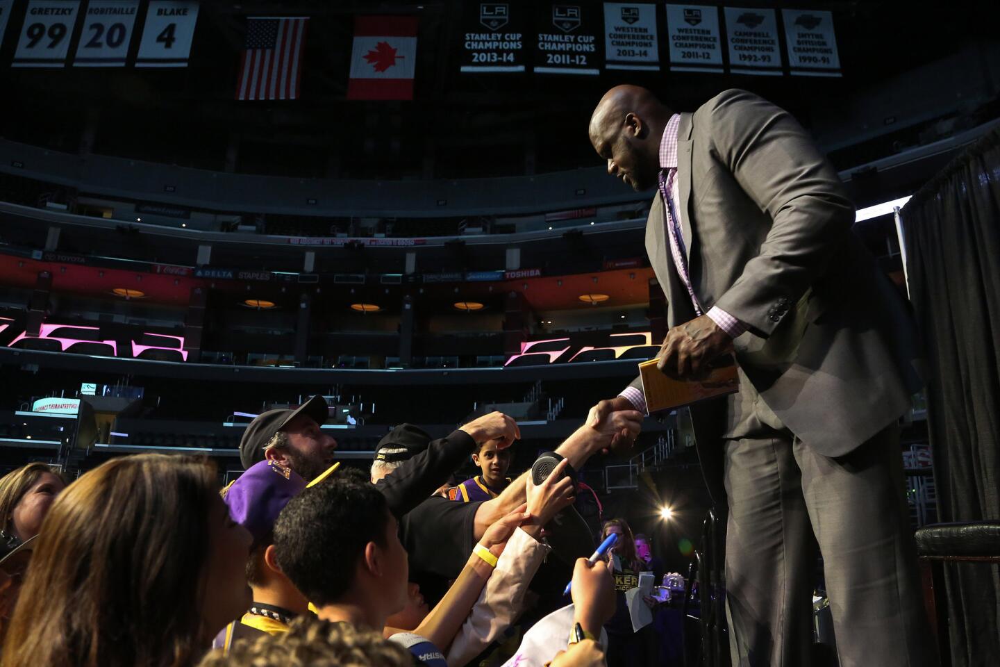 Shaquille O'Neal, who wasn't always so kind, speaks lovingly of Lakers, L.A. and the Buss family