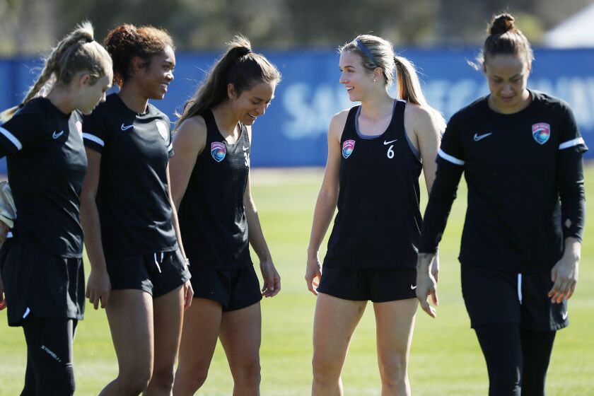 SAN DIEGO, CA - FEBRUARY 9: Kelsey Turnbow (6) of the San Diego Wave FC talks with teammates during a practice on Wednesday, Feb. 9, 2022 in San Diego, CA. (K.C. Alfred / The San Diego Union-Tribune)