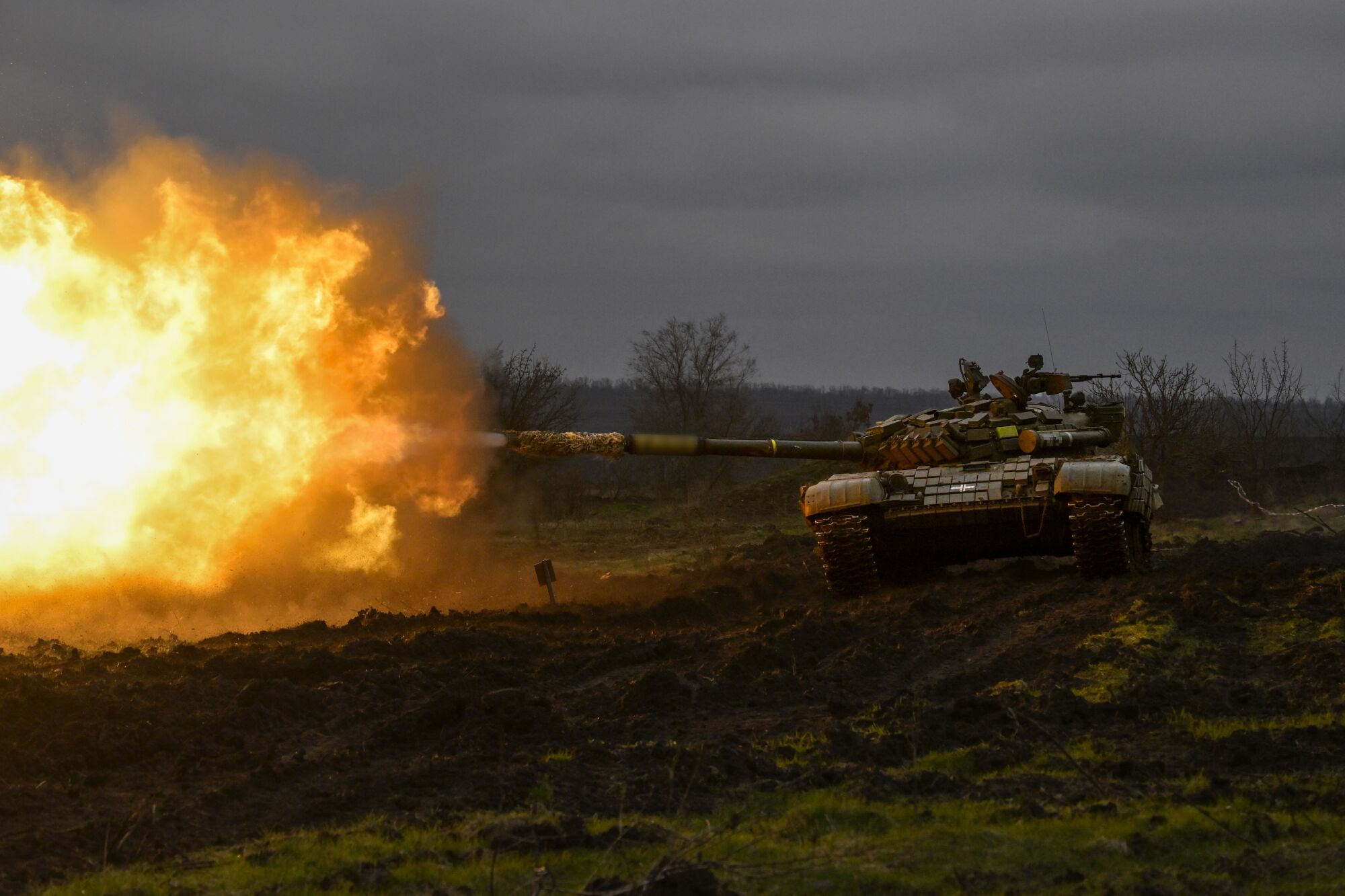 Ukrainischer Panzer bei Schießübungen