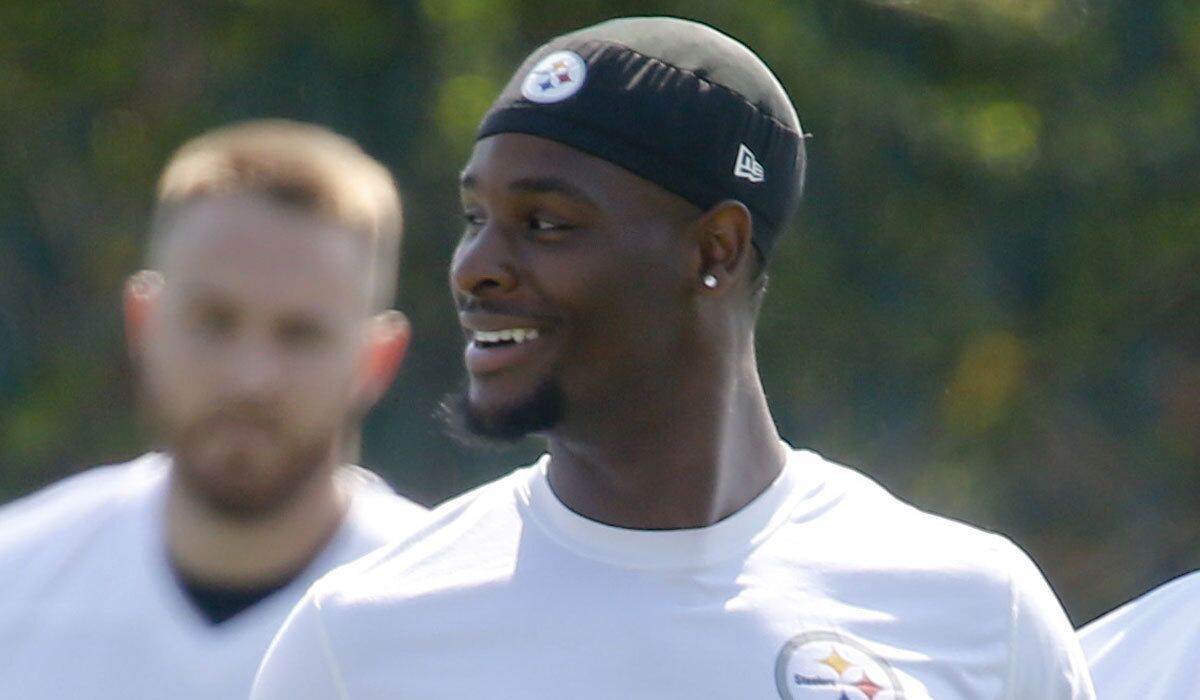 Le'Veon Bell practices with the Steelers on May 24.