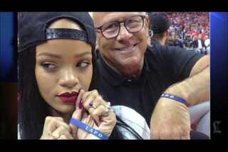 Rihanna gives $25,000 to LAPD after selfie slip-up