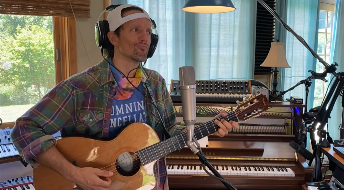 Jason Mraz performing in his at-home studio, featured in a video clip from Celebrity Show-Off.