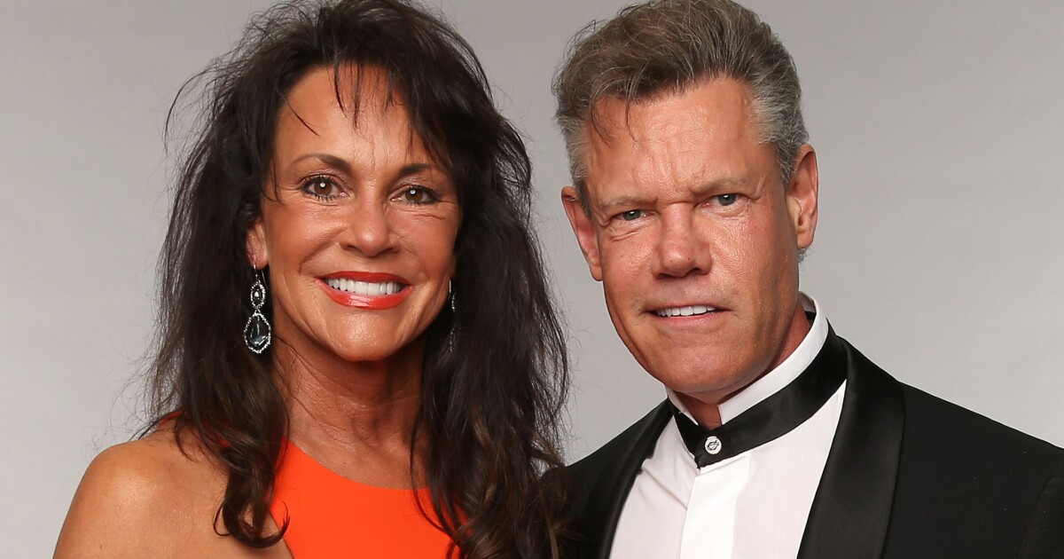 Randy Travis and Mary Davis are married Los Angeles Times