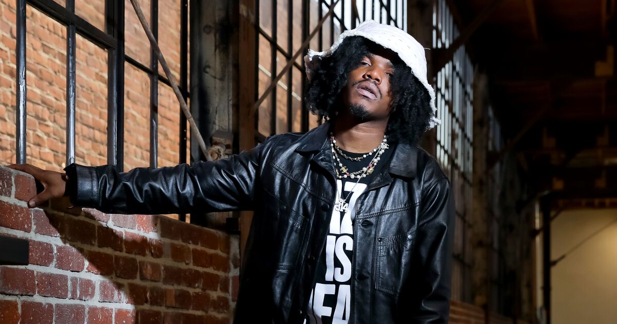 Rapper Smino sings of love and the streets on 'Luv 4 Rent' Los