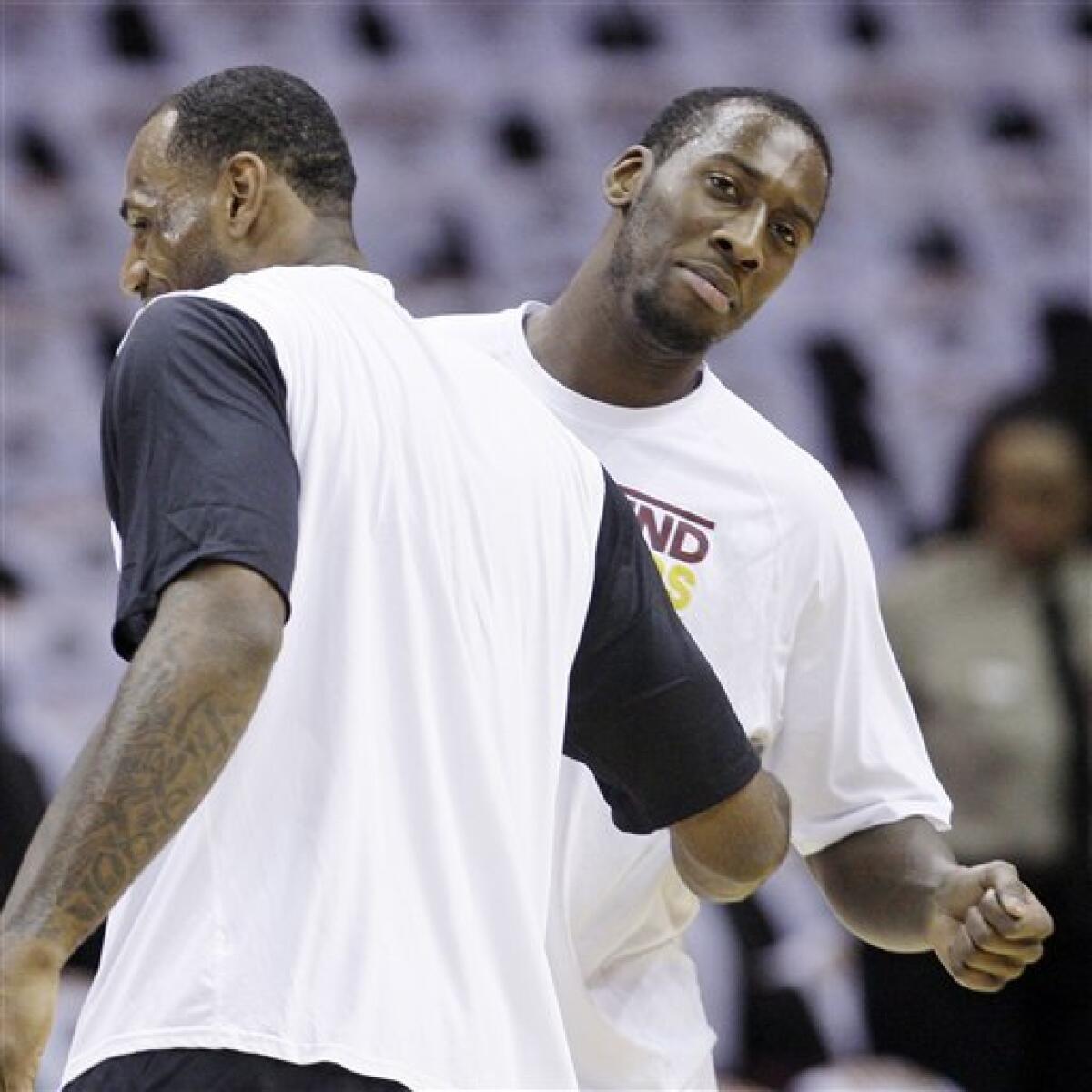 LeBron James Hates Cavs' Jersey, Tries To Rip The Sleeves Off (Video) 