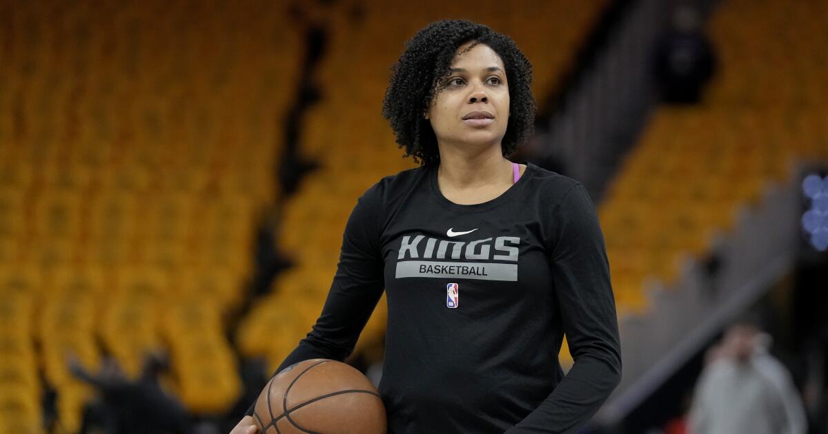 Les Lakers embauchent Lindsey Harding comme première assistante féminine de l’équipe