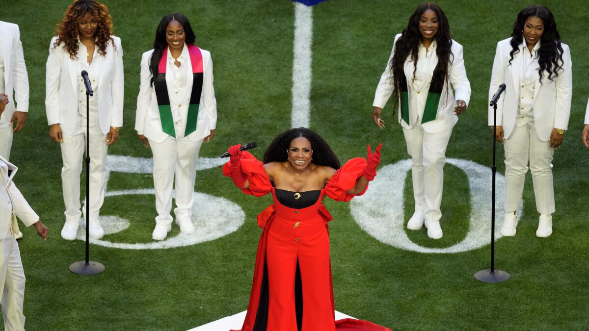 Sheryl Lee Ralph sings Lift Every Voice and Sing at Super Bowl