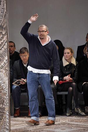 Alexander McQueen Is Honored at a Memorial Service - The New York Times