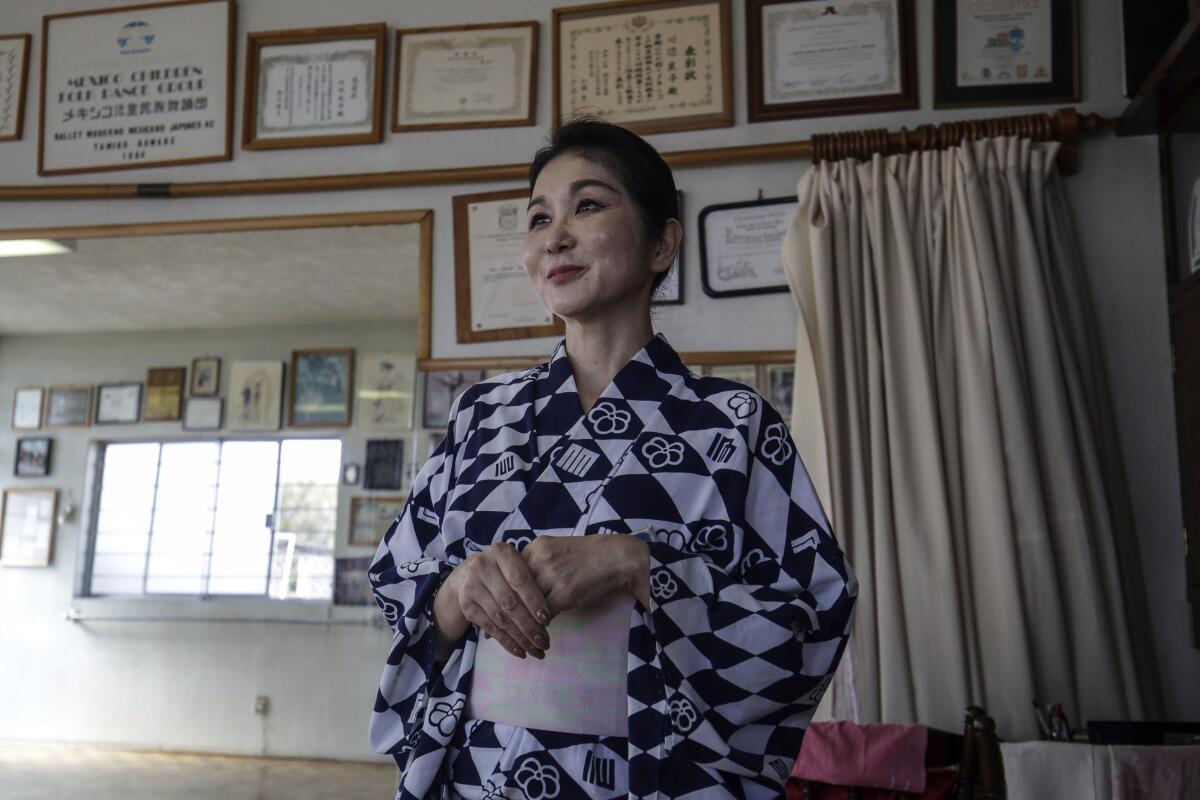 La profesora Naoko Kihara, que ha practicado danza estilo Hanayagi durante más de dos décadas
