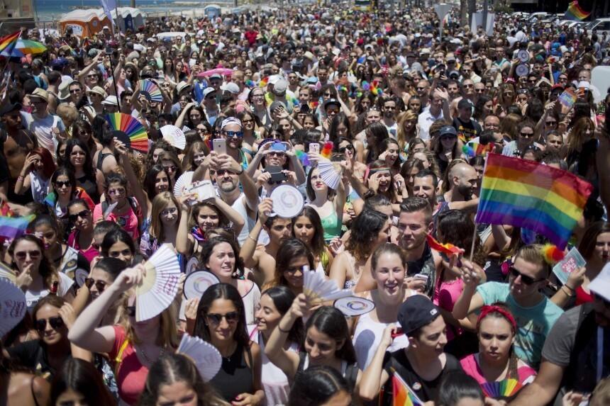 APphoto_Mideast Israel Gay Pride