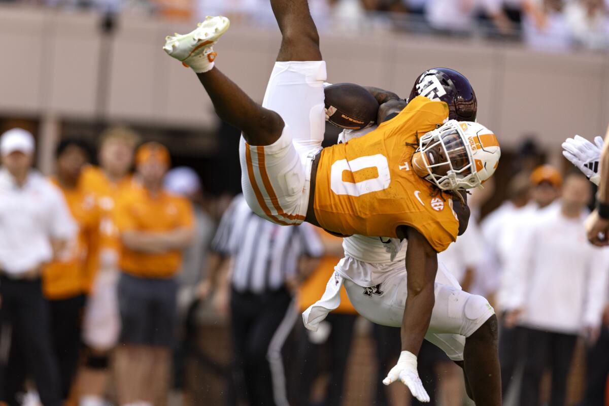 Vols no longer unanimous No.1