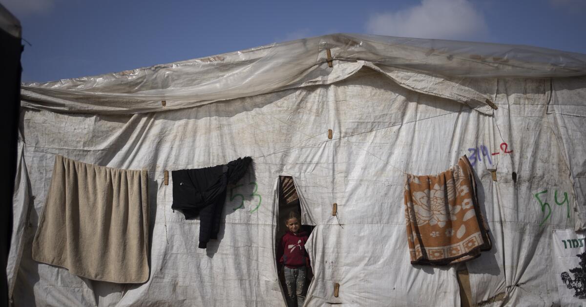 Combates en Gaza dejan a cientos atrapados en un hospital de Jan Yunis