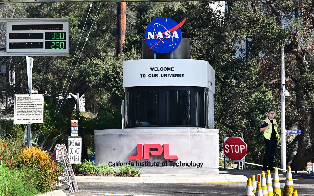 Jpl La NASA's JPL cuts 550 jobs in latest round of layoffs at La Cañada ...