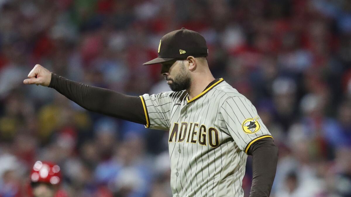 Nick Martinez, Padres finalize $26 million, 3-year contract