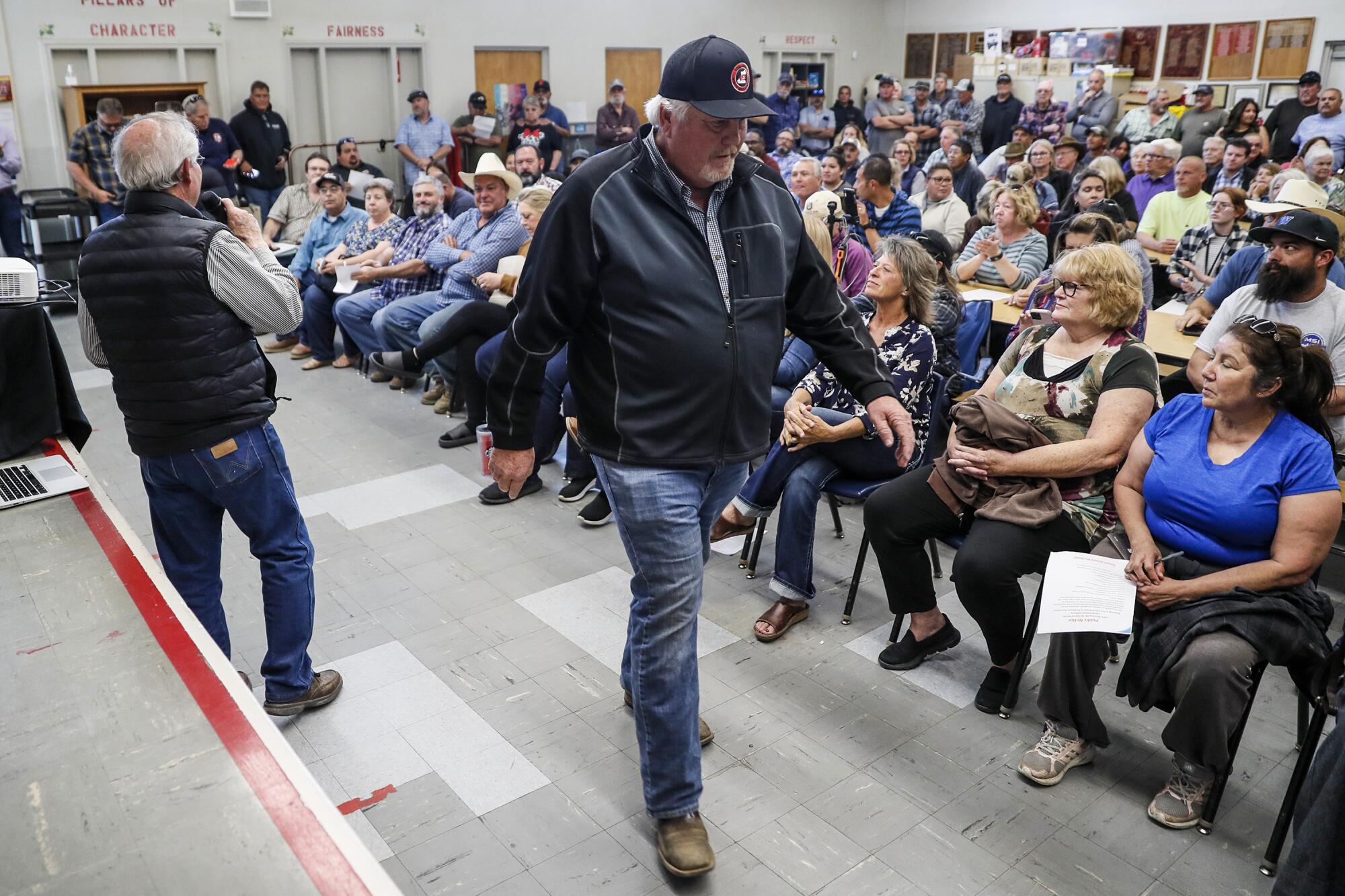 Kings County Supervisor Doug Verboon hosts a town hall meeting to address flood threats.