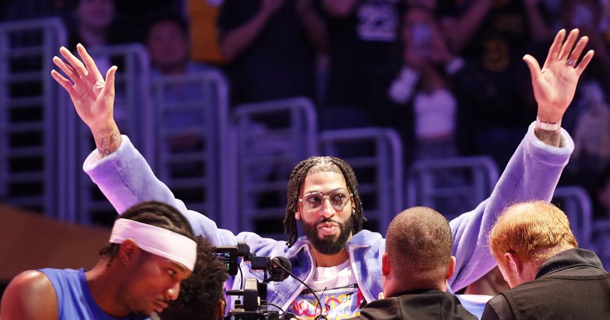 Anthony Davis, şok edici ticaretinden bu yana 'tüm duyguları' anlatıyor