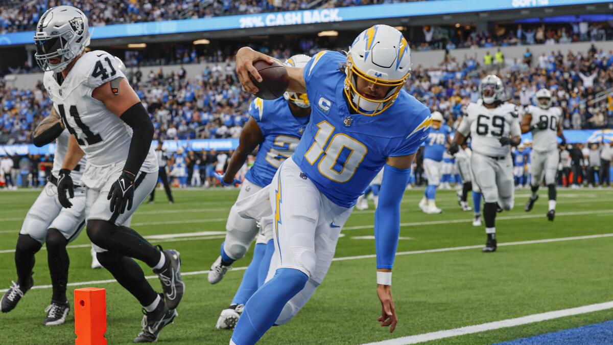 Asante Samuel Jr. pick helps Chargers hold on to beat Raiders