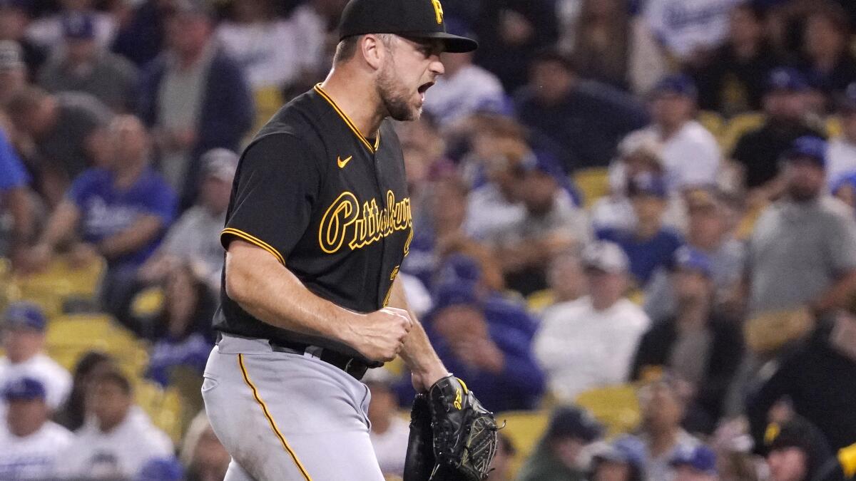 Pirates edge NL West-leading Dodgers 5-3 for 2nd series win