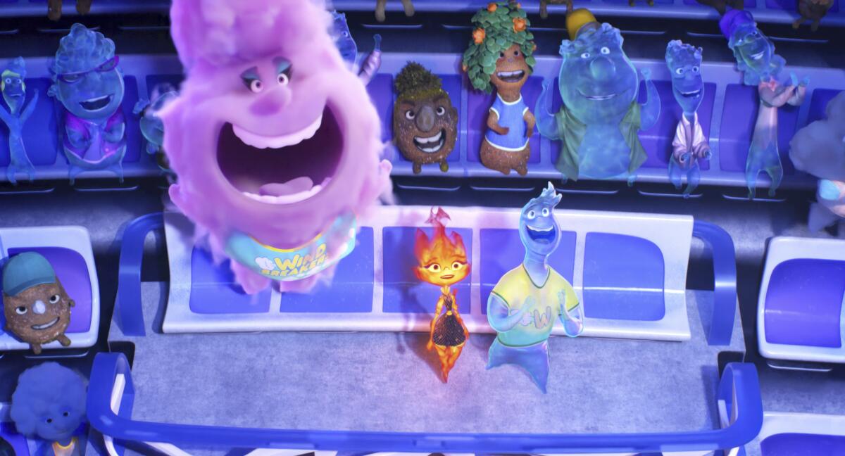En esta imagen proporcionada por Disney/Pixar Studios los personajes Gale, centro a la izquierda