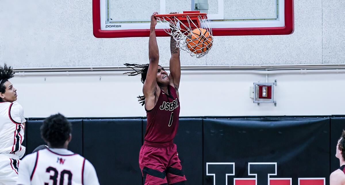 BJ Davis-Ray of JSerra comes through with a dunk against Harvard-Westlake. He had 16 points.