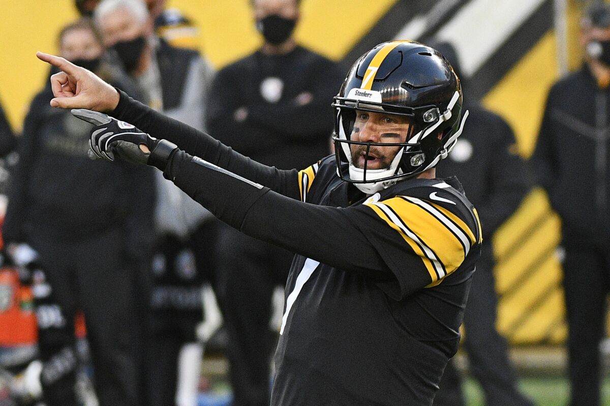 Pittsburgh Steelers quarterback Ben Roethlisberger signals during Sunday's win over the Cincinnati Bengals.