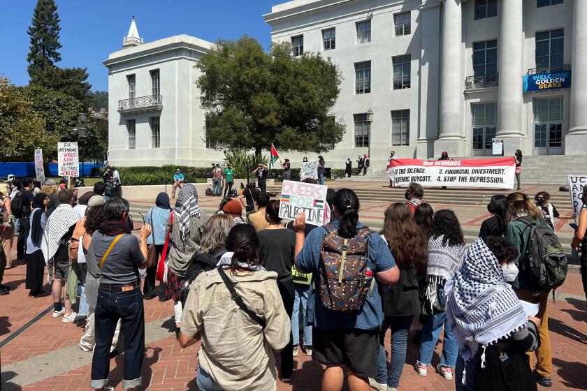 Berkeley, California-Aug. 29, 2024-A small crowd gathered for a Pro-Palestinian protest at UC Berkeley today, Aug. 29, 2024. (Hannah Wiley/Los Angeles Times)