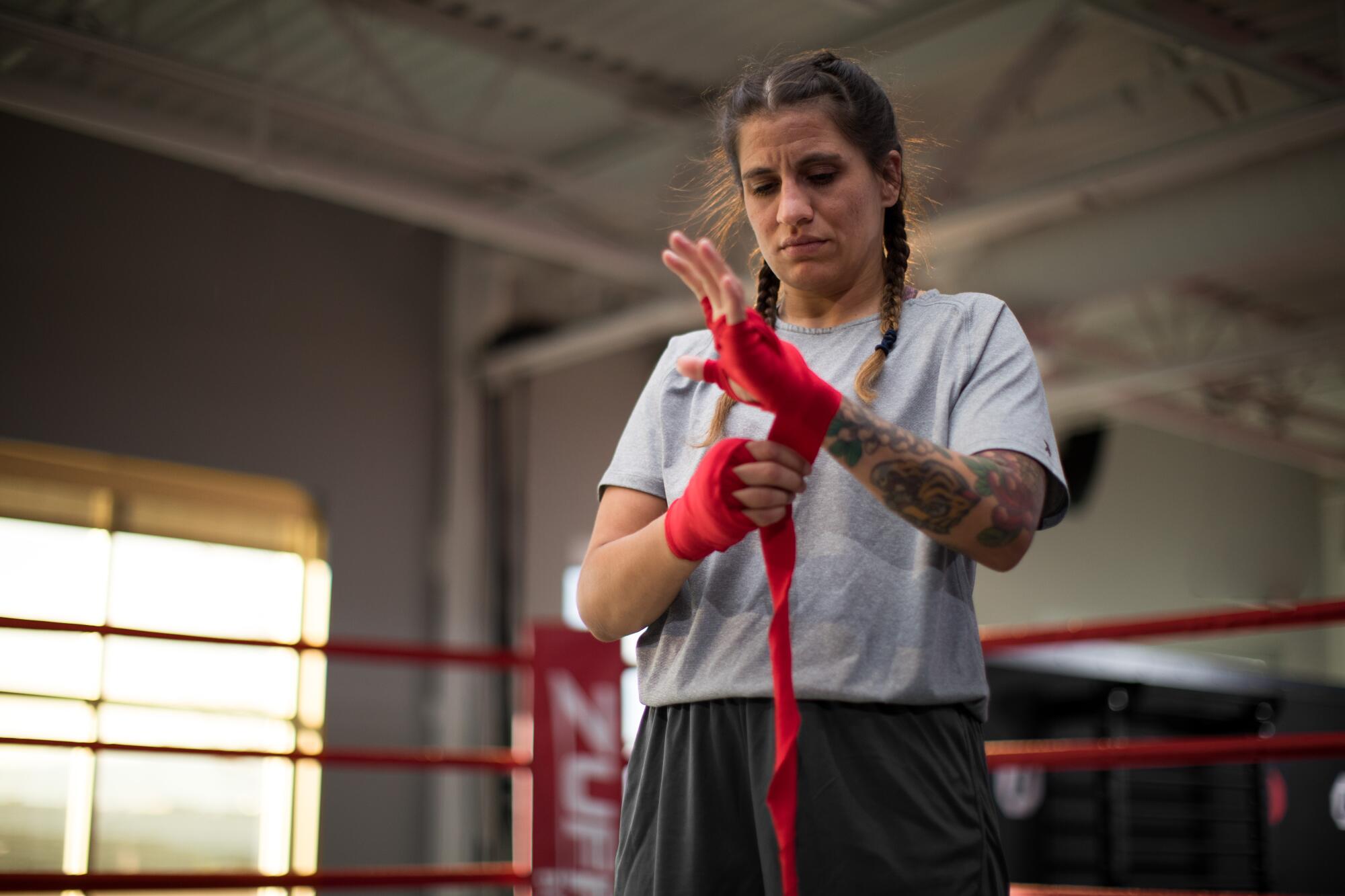 Laura Gallardo, nacida en Irapuato, México, comenzó con una victoria en The Ultimate Fighter 30.