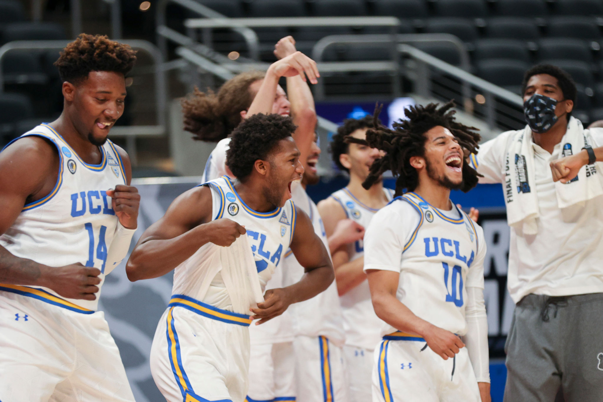 Pac-12 tournament: Bill Walton's TV partners on eccentric hoops analyst