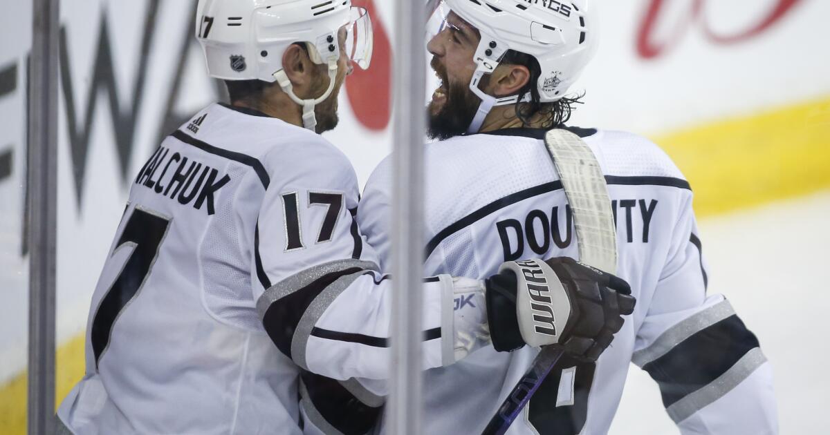 Kings' Drew Doughty appreciates Canadians' obsession with hockey's