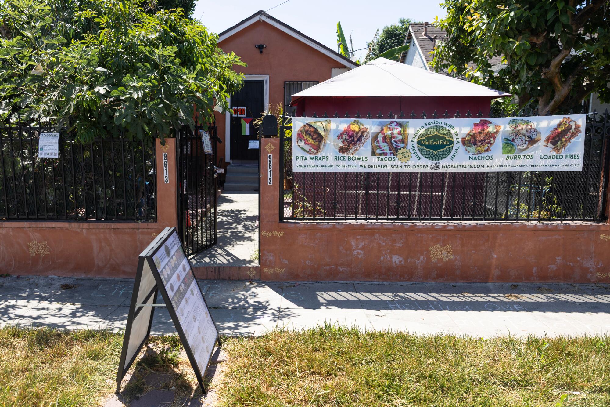 Half East meat is allowed to be allowed on the streets.