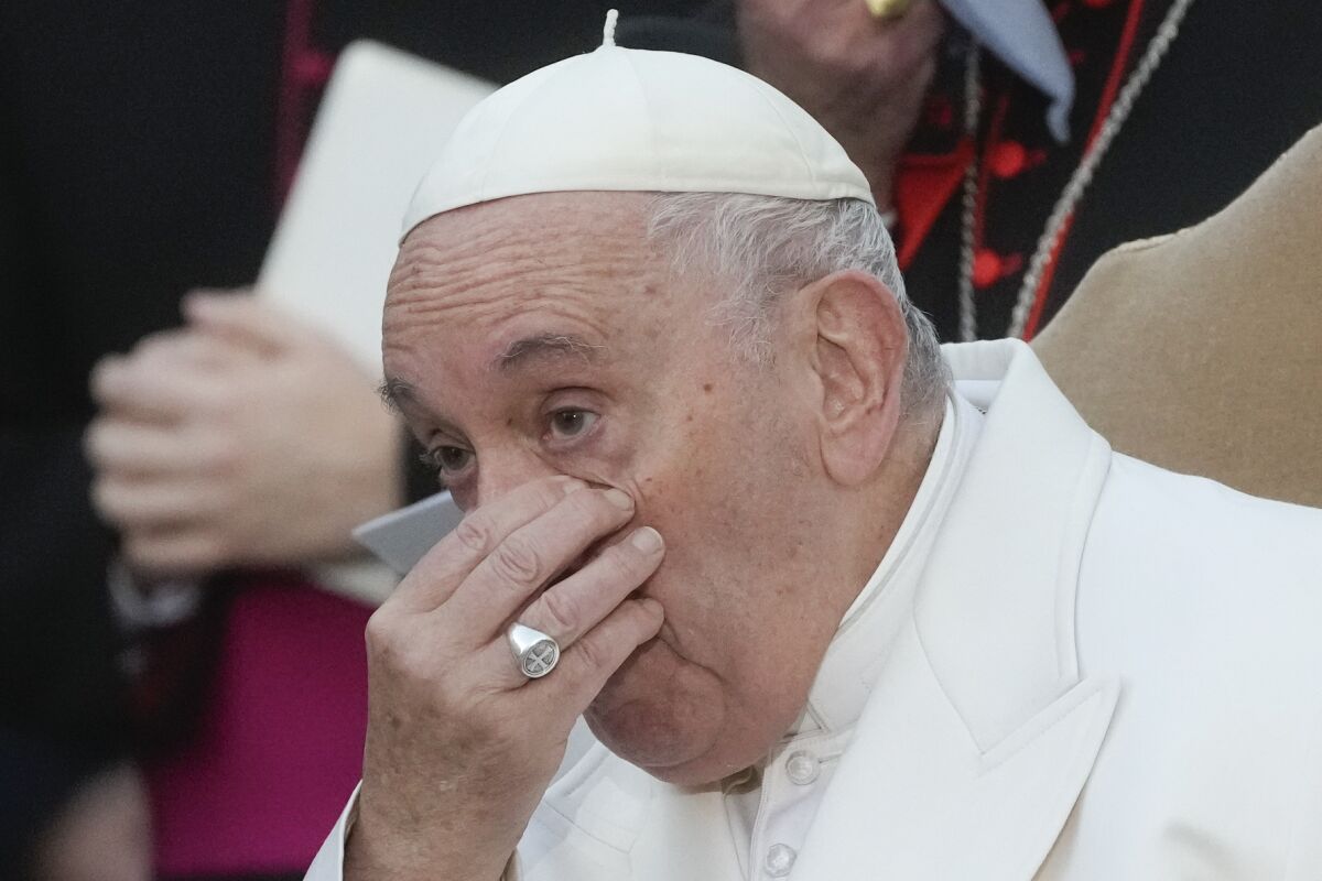 Papa Francisco llora por la Paz