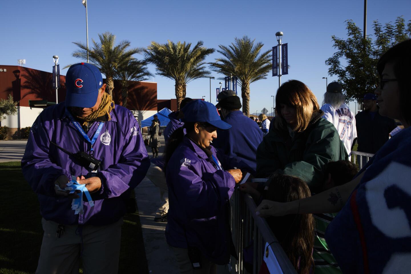 ct-cubs-arrive-at-spring-training-photos-070