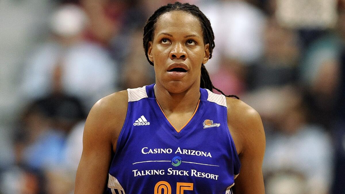 Monique Currie led Phoenix to a 70-65 victory over the Sparks on Friday night.