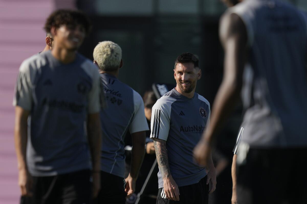 Lionel Messi (centro)  