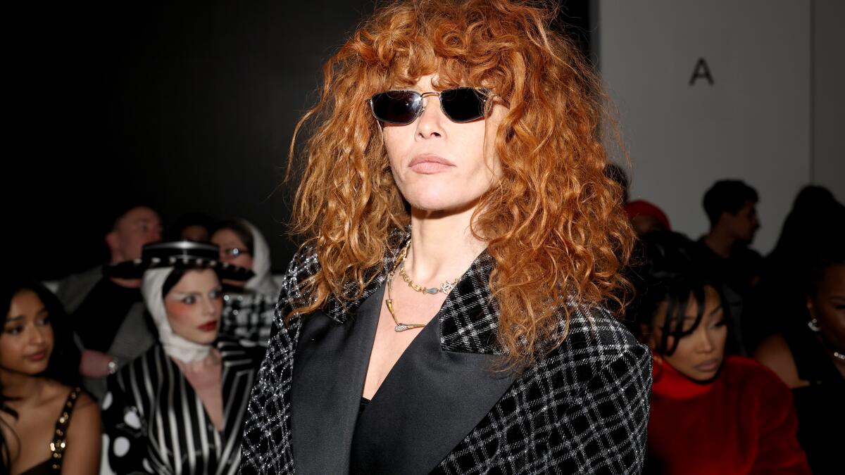 Natasha Lyonne reportedly escorted off of plane at LAX - Los Angeles Times