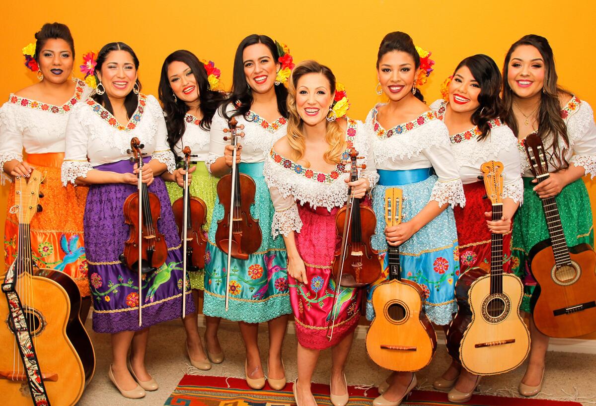 The female mariachi ensemble Las Colibrí 