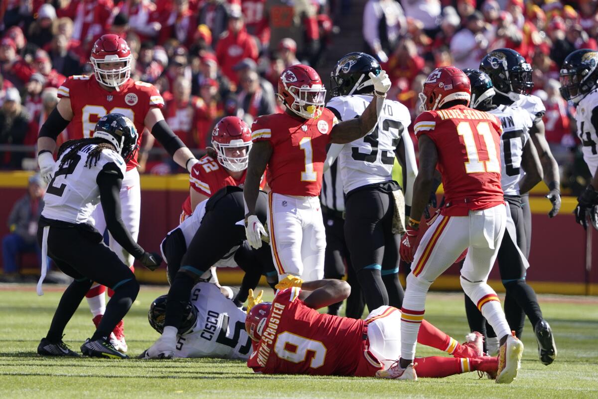 Chiefs WR Smith-Schuster placed in concussion protocol - The San