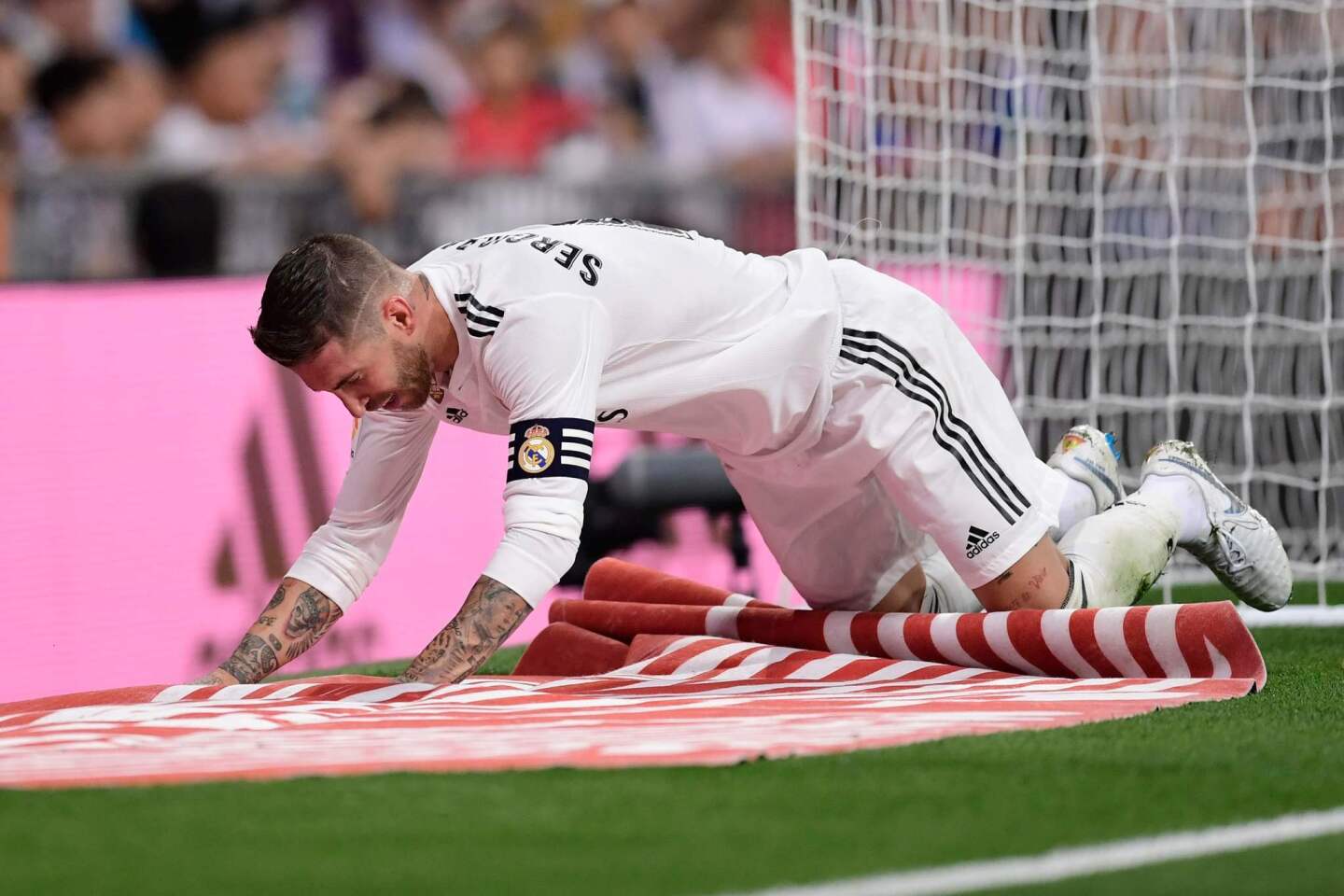 Real Madrid's Spanish defender Sergio Ramos reacts after missing a goal opportunity during the Spanish league football match between Real Madrid CF and RCD Espanyol at the Santiago Bernabeu stadium in Madrid on September 22, 2018. (Photo by JAVIER SORIANO / AFP)JAVIER SORIANO/AFP/Getty Images ** OUTS - ELSENT, FPG, CM - OUTS * NM, PH, VA if sourced by CT, LA or MoD **